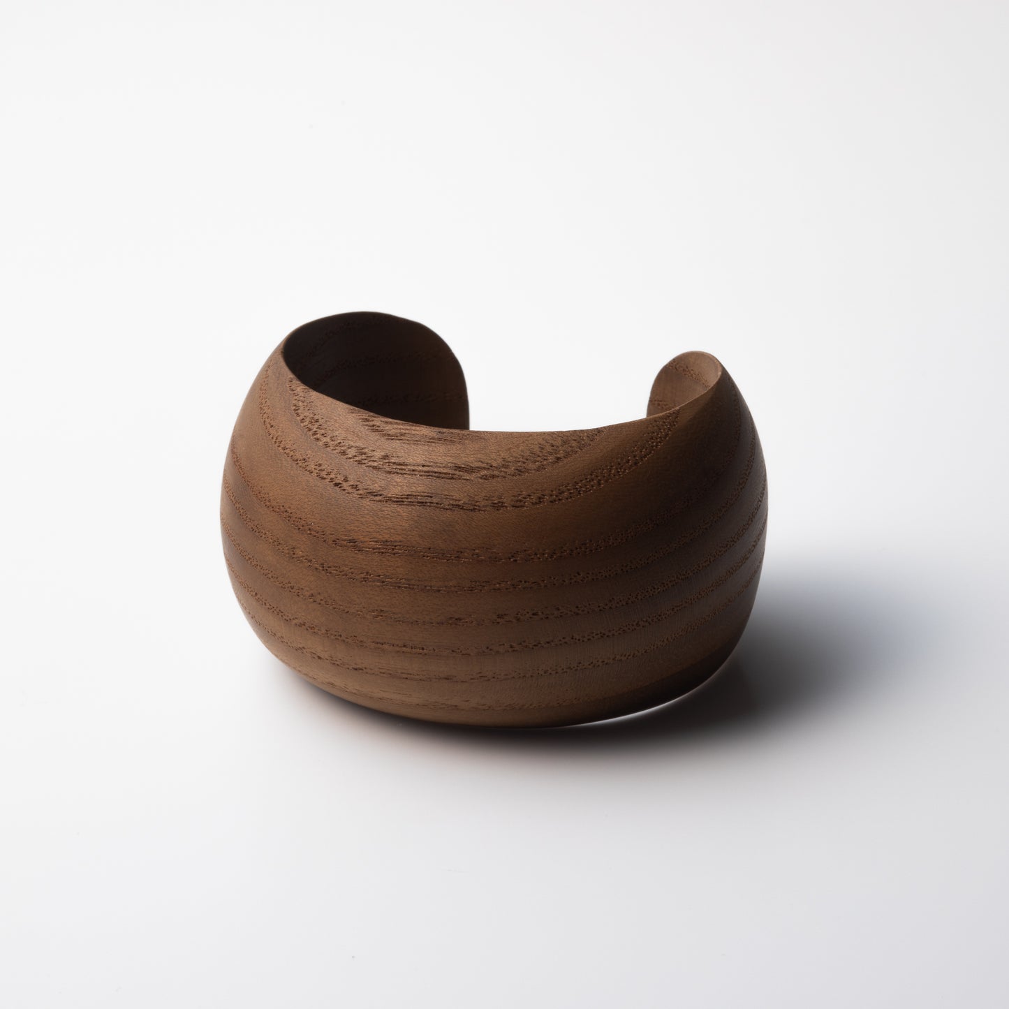 Ball cuff